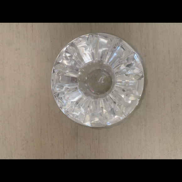 Elegant crystal candle stick holders. Set of two. - Picture 4 of 6